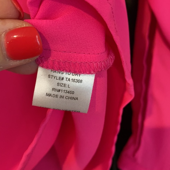 NWT Beautiful hot pink top size large - Picture 2 of 2